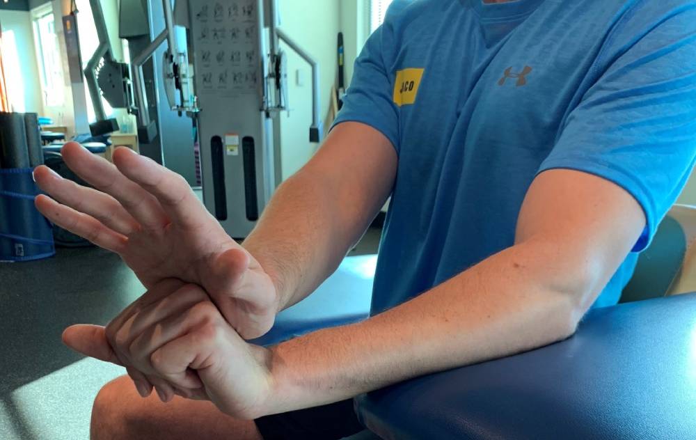 تقویت اکستنشن مچ دست برای کمک به درمان کیست مچ دست