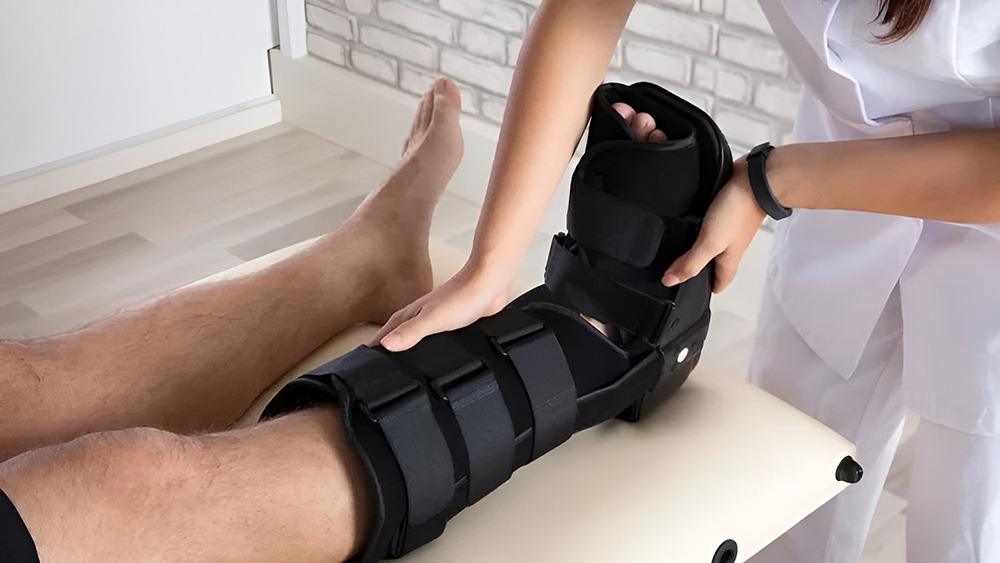 استفاده از انواع بریس و اسپیلنت¬ها 