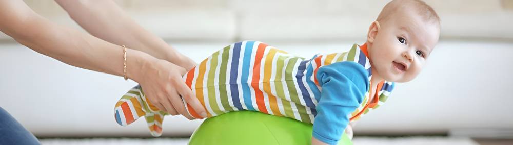 درمان صافی سر نوزاد با فیزیوتراپی